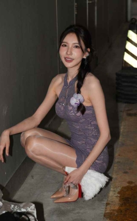 迷人复古紫裙 [250P-9.20GB]