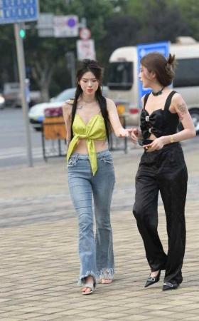 牛仔裤小吊带 [49P-1.13GB]