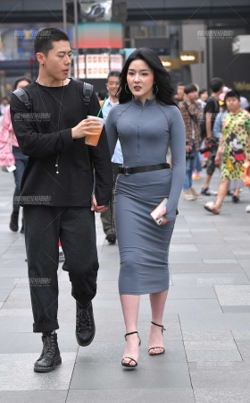 连体紧身裙女友 [12P]