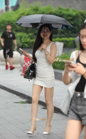 丰满的熟女 高跟美腿真有韵味 [21P]