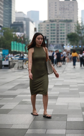 连衣包臀裙美女