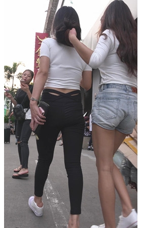 黑色紧身长发妹子