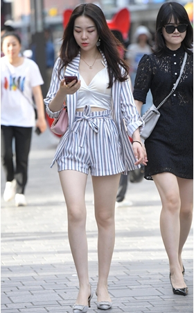 白皙小美女(51P)