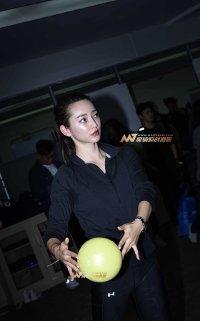 美女爱球操 [27P]