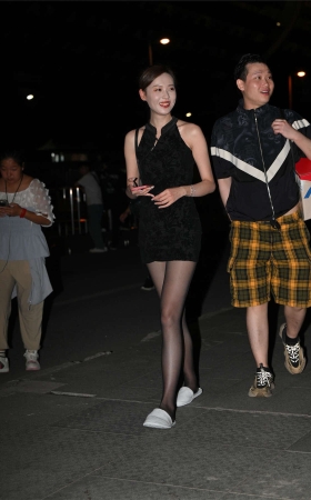 黑丝小龙鼠