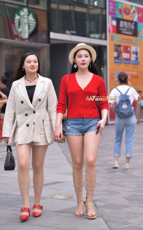 红衣靓丽少妇 [26P]