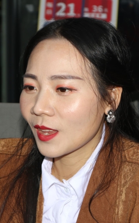 美女肉丝街拍