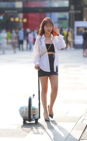 皮裙美腿 [17P]