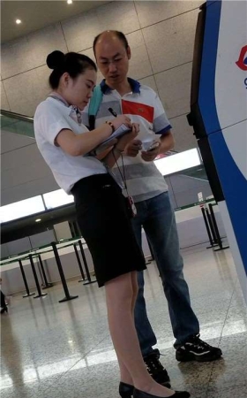 4k-OL制服空姐美女街拍丝袜