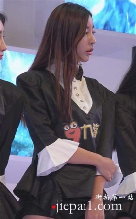 舞台上高挑性感的长腿高跟鞋女神