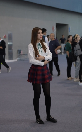 91125-5+96微胖黑丝女孩
