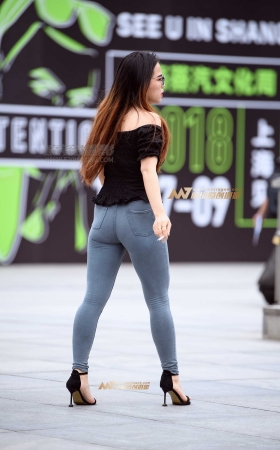 一字肩紧身裤美臀 [22P]