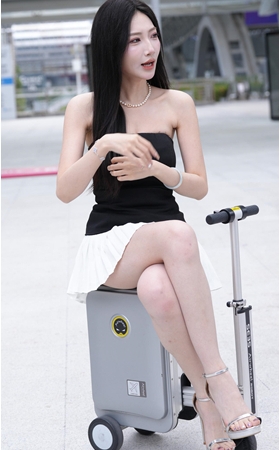 白裙美腿小姐姐【套图+视频】
