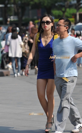 低胸包臀裙   性感大长腿高跟 [21P]