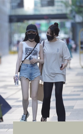 热裤小姐姐3A8455[1.76G]