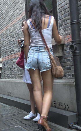 裸腿牛仔热裤妹子