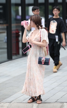 花色长裙美胸