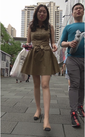 连衣裙妹子