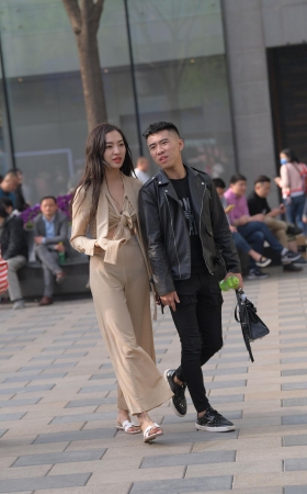 若影若现的精灵，纳兰性急大师作品。