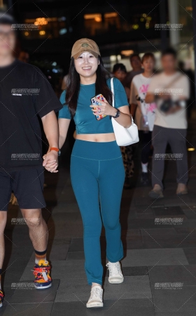 瑜伽女友 [11P]