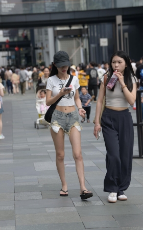 性感热裤女生