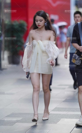 美腿小姐姐 [18P]