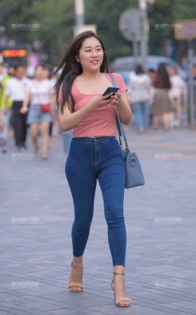 欧美身材的紧牛 [16P]