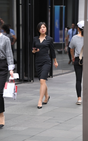 看看这是哪个行业的制服
