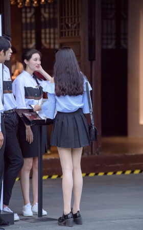 黑色百褶裙肉丝美女