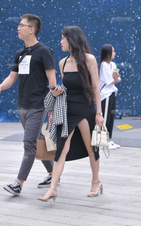 性感开叉包臀裙女友 [24P]