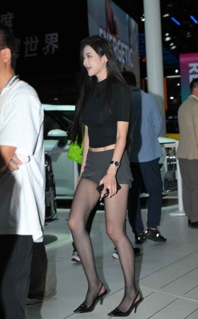 气质黑丝长发 [59P-1.15GB]