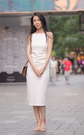 文雅的白裙美女 [20P]