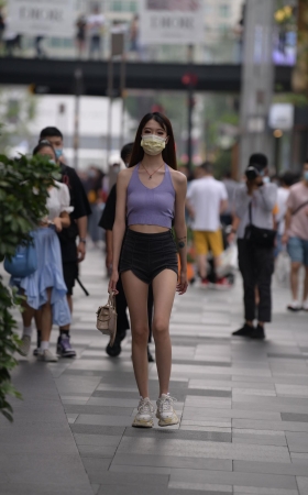 真心美的大长腿美女