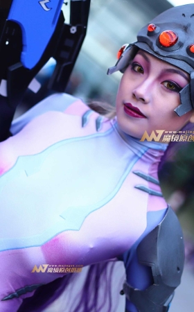 紫色紧身服持枪coser [17P]