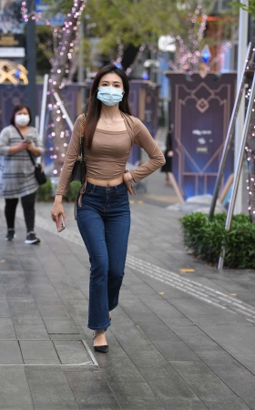 高跟牛仔裤