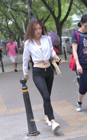 黑色紧身裤美女 [16P]