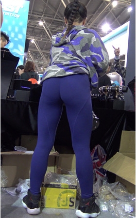 紧身裤妹子