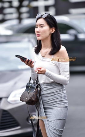 个性开衩裙 精致女郎 [20P]