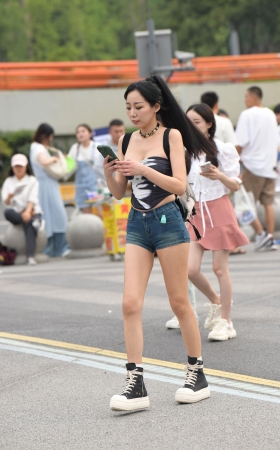紧致热裤大长腿