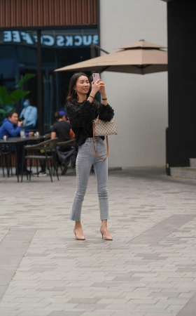 长腿牛仔小妹