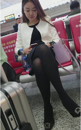 黑丝小美女