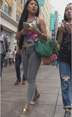 长发黑色紧牛妹子