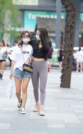 高腰紧身瑜伽裤美女