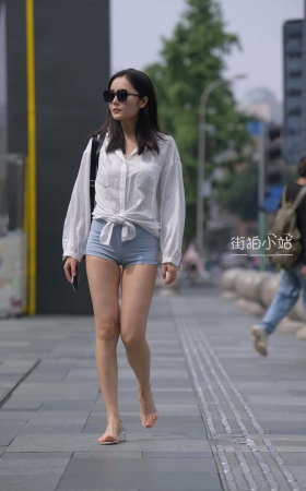 【5月摄影作品】热裤美女 【图片➕视频】<font color=red> [10P]</font>