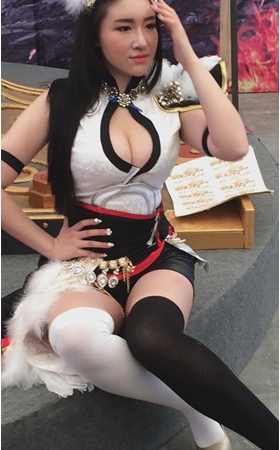 网游模特小姐姐