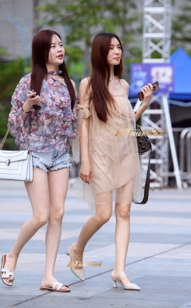 撩人的大长腿姐妹花 [18P]