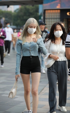 黑热裤美女