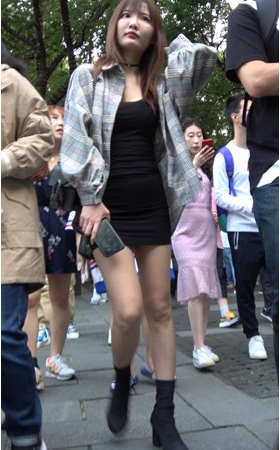 漂亮的短发美女