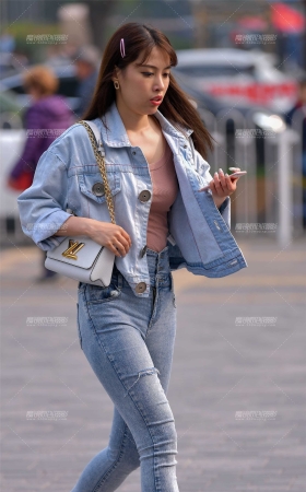 穿牛仔裤的姑娘时尚又性感 [12P]