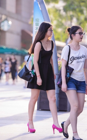 吊带连衣短裙，裸腿，高跟 [9P]